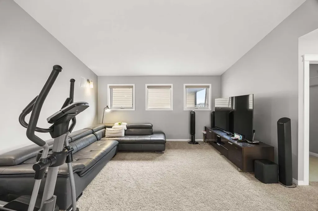 208 Panton Road NW Calgary AB T3K 0X7