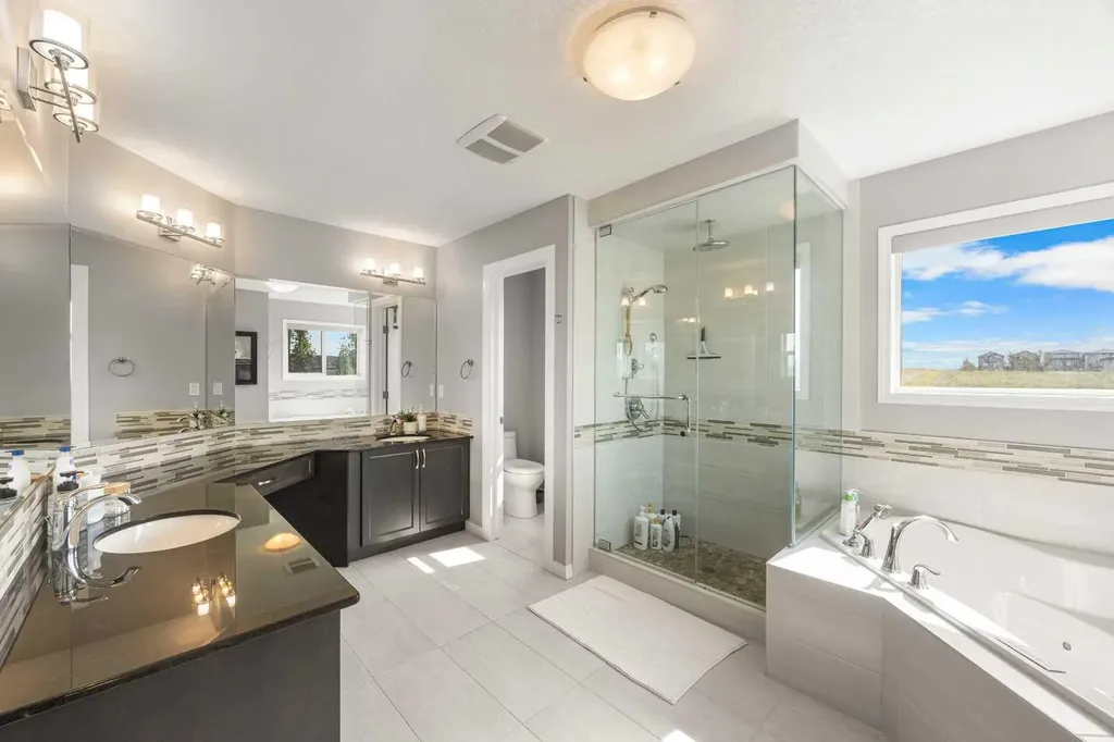 208 Panton Road NW Calgary AB T3K 0X7