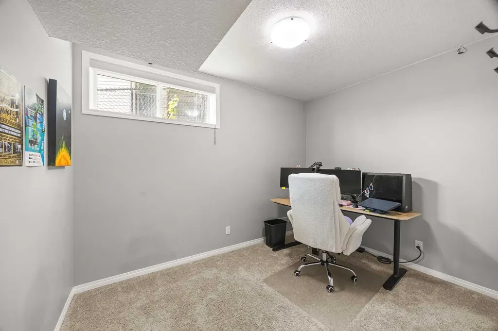 208 Panton Road NW Calgary AB T3K 0X7
