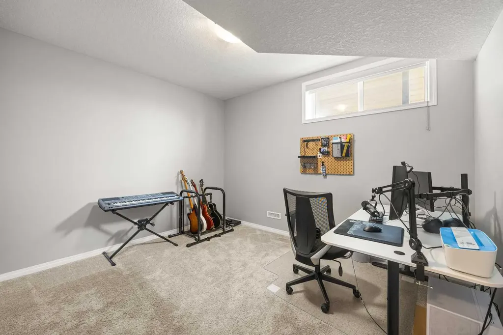 208 Panton Road NW Calgary AB T3K 0X7