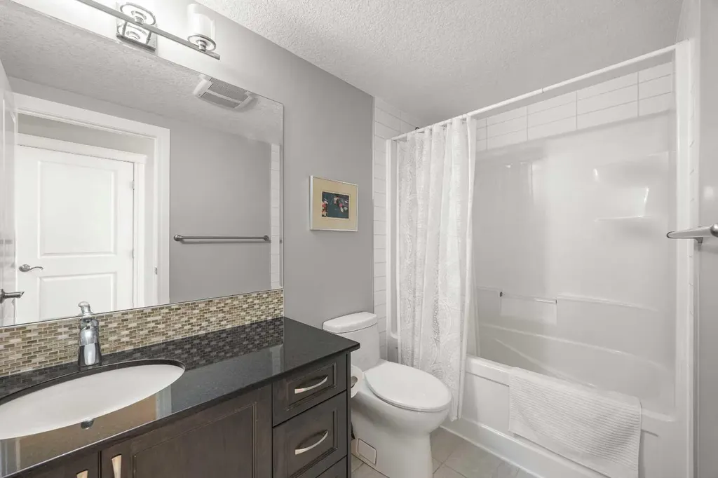 208 Panton Road NW Calgary AB T3K 0X7