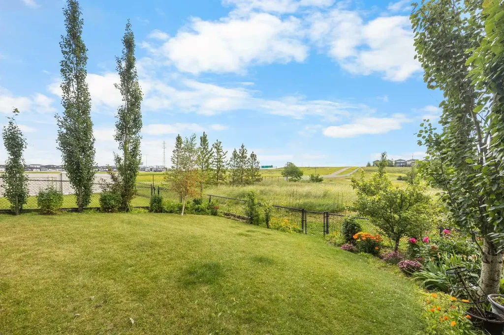 208 Panton Road NW Calgary AB T3K 0X7