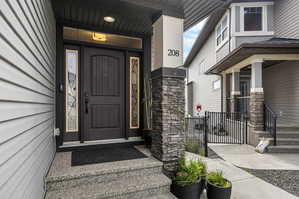 208 Panton Road NW Calgary AB T3K 0X7