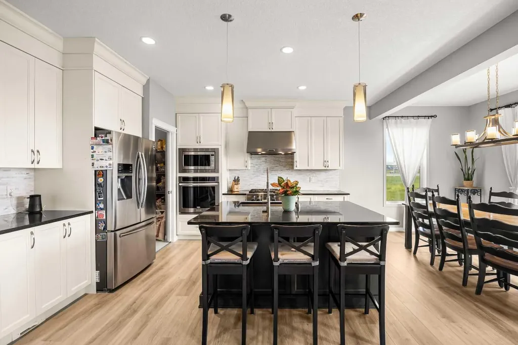 208 Panton Road NW Calgary AB T3K 0X7