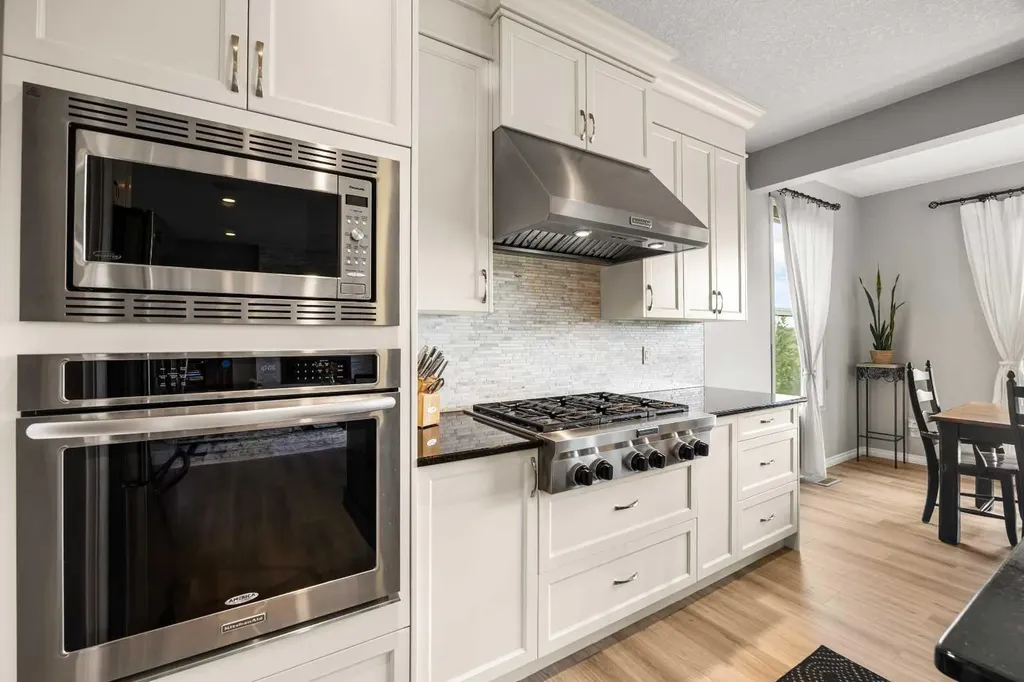208 Panton Road NW Calgary AB T3K 0X7