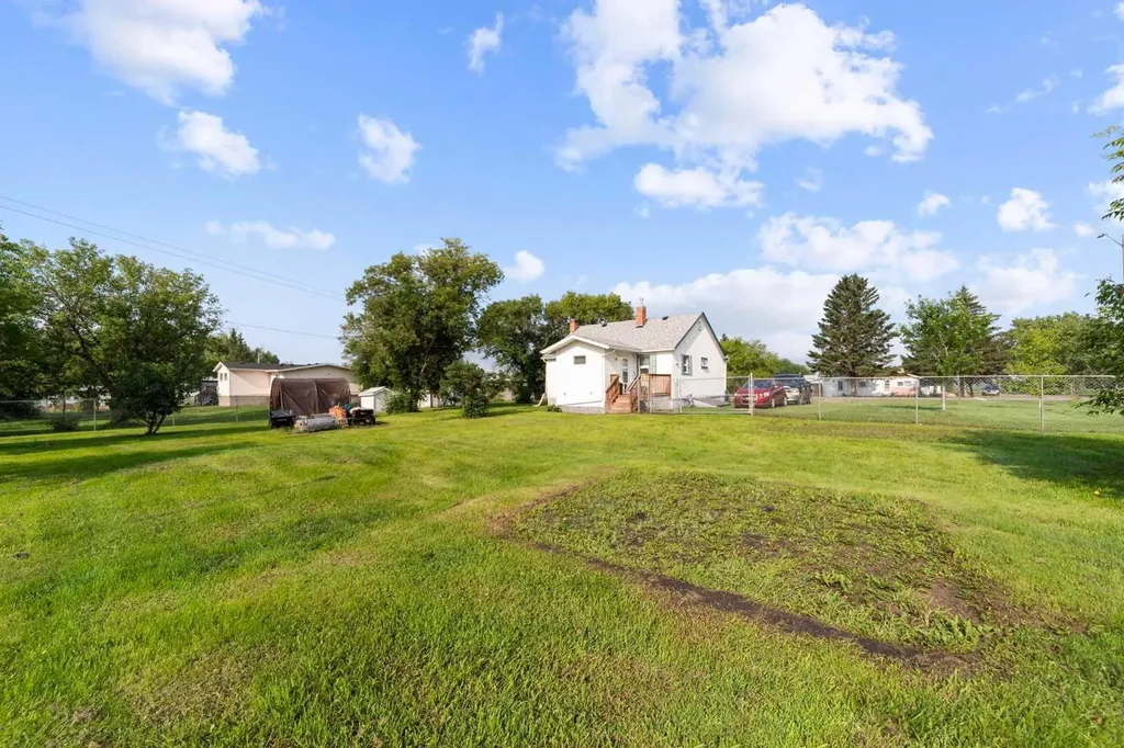 1019 Main Street Ohaton AB T0B 3P0