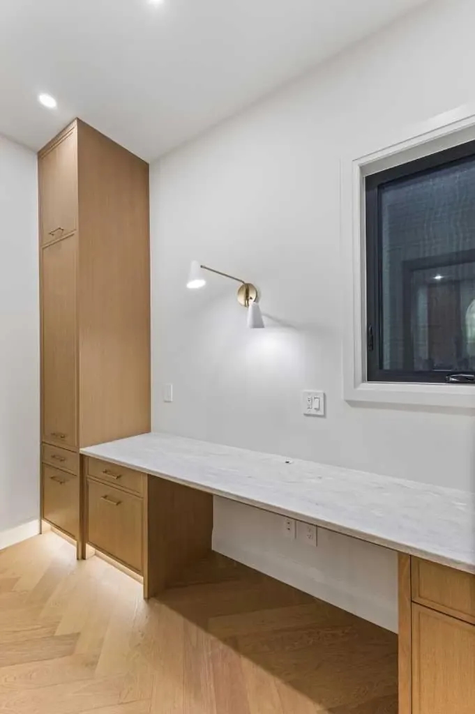 730 25 Avenue NW Calgary AB T2M 2B2