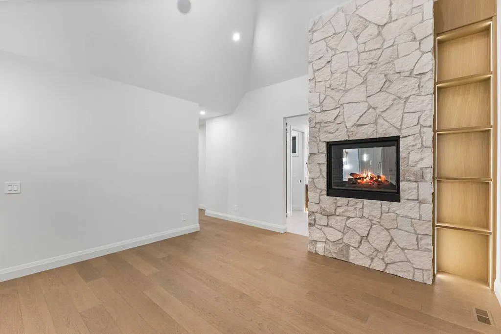 730 25 Avenue NW Calgary AB T2M 2B2