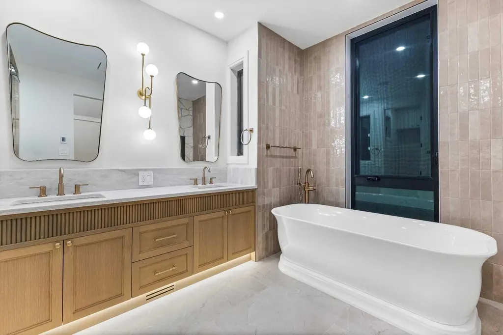 730 25 Avenue NW Calgary AB T2M 2B2