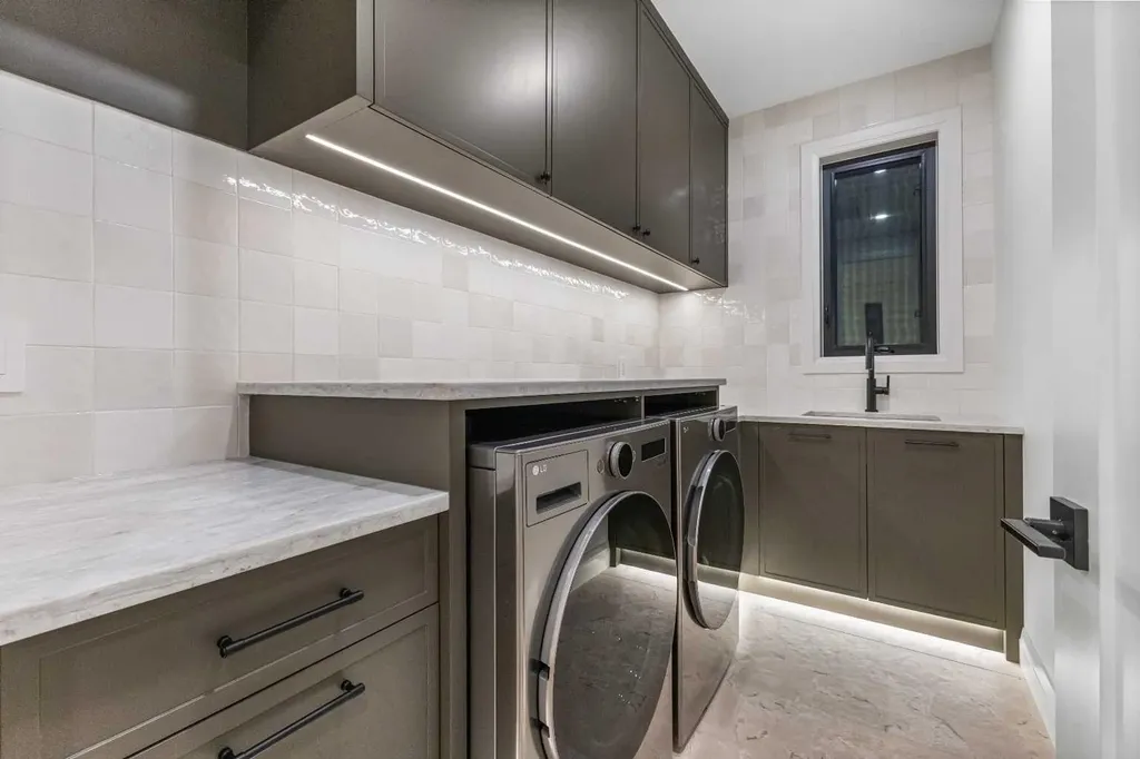730 25 Avenue NW Calgary AB T2M 2B2
