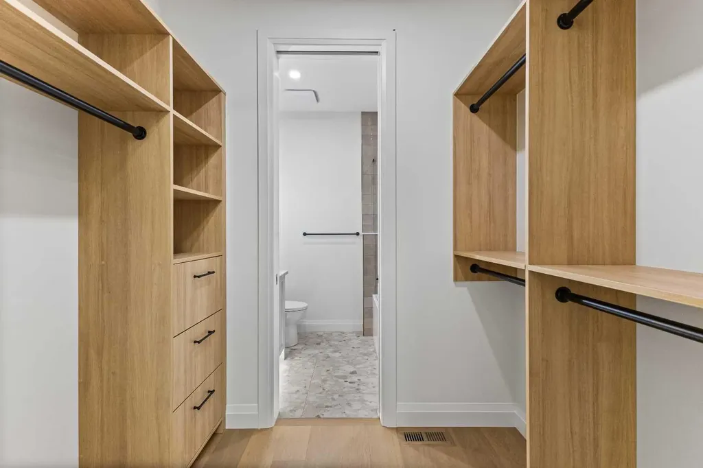 730 25 Avenue NW Calgary AB T2M 2B2