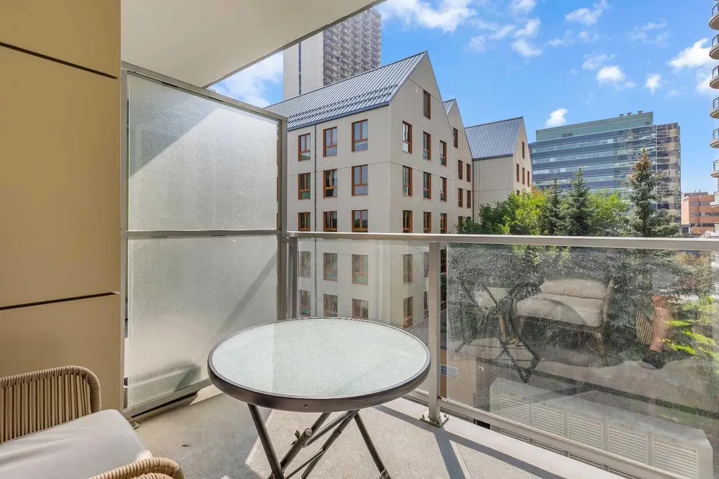 1025 5 Avenue SW Calgary AB T2P 1N4