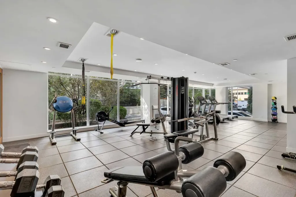 1025 5 Avenue SW Calgary AB T2P 1N4