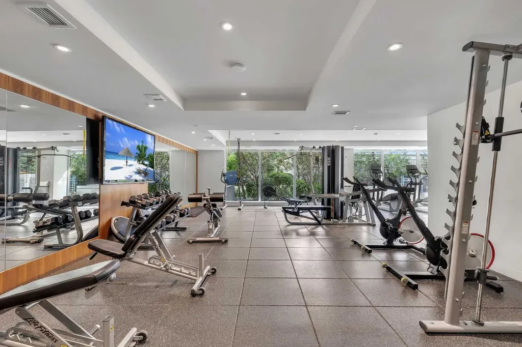 1025 5 Avenue SW Calgary AB T2P 1N4