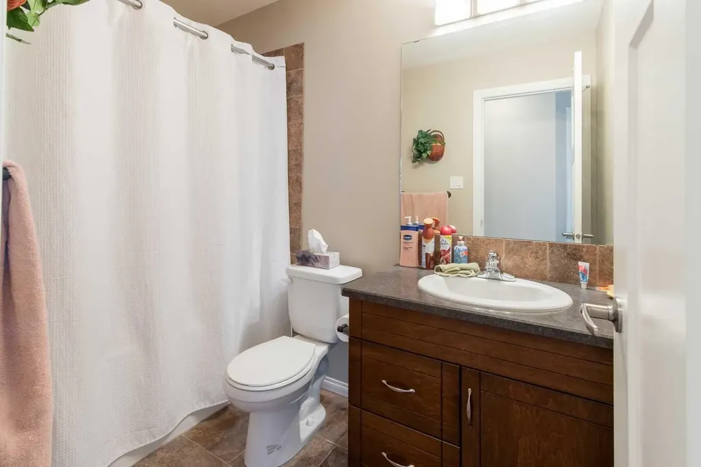 195 Mt Sundial Court W Lethbridge AB T1J 5C2