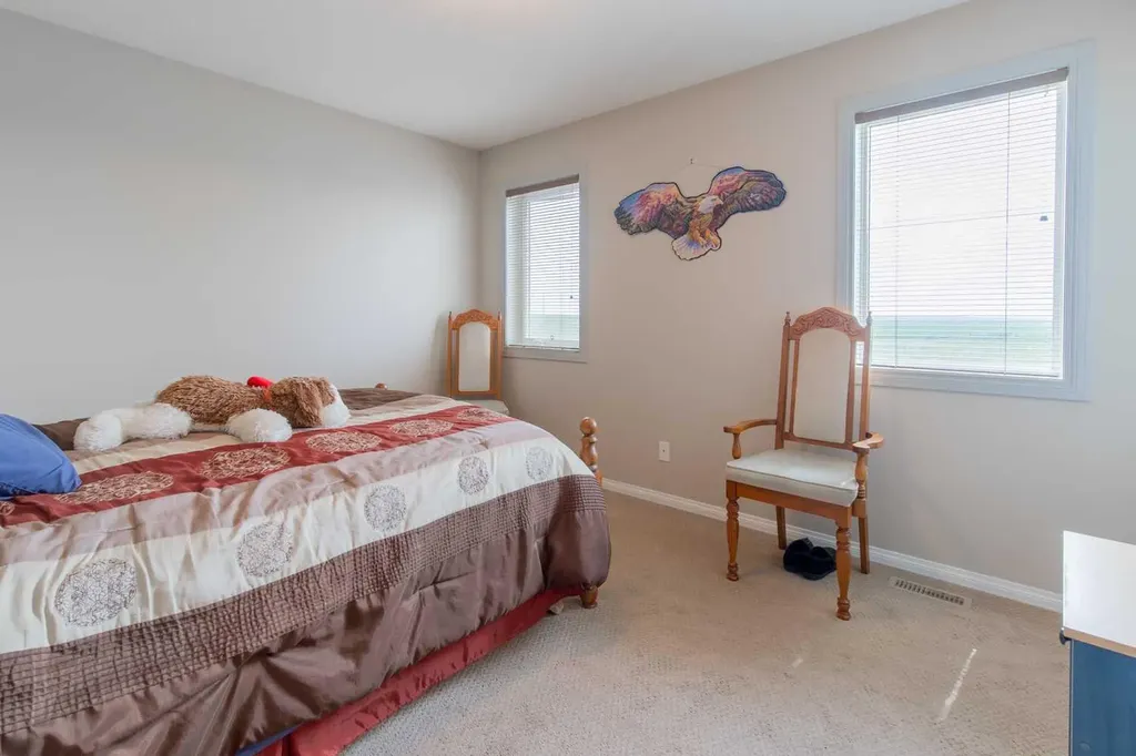 195 Mt Sundial Court W Lethbridge AB T1J 5C2