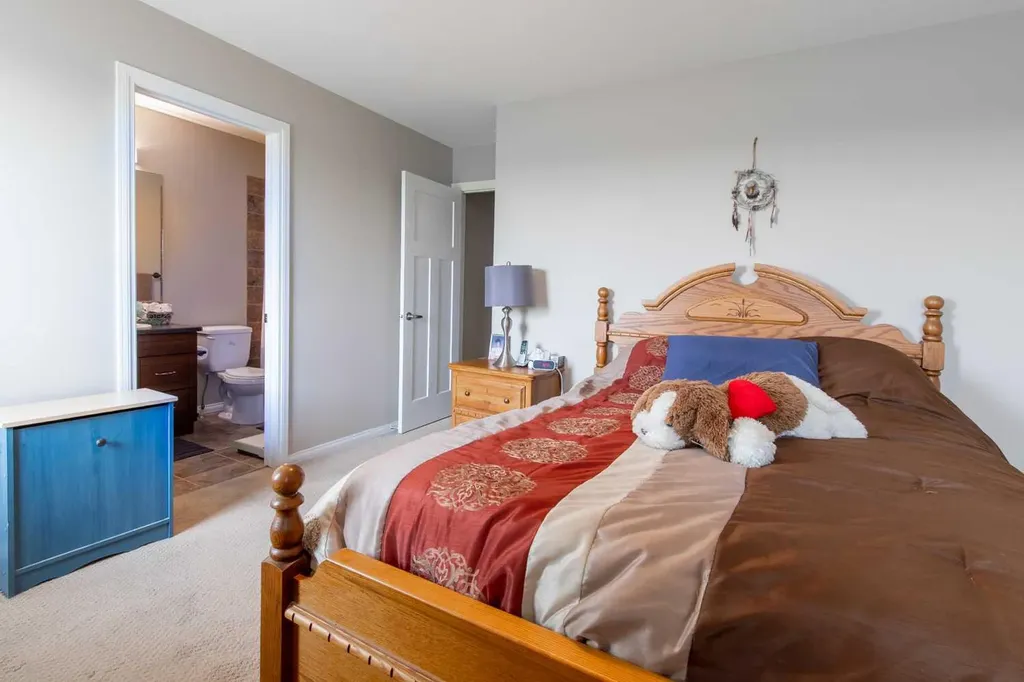 195 Mt Sundial Court W Lethbridge AB T1J 5C2
