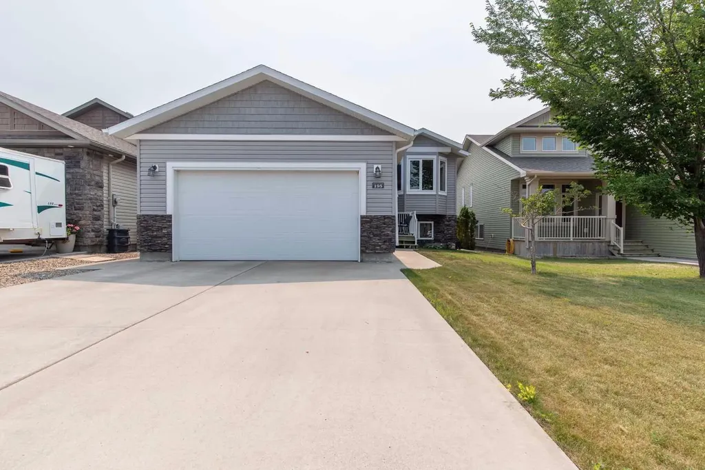 195 Mt Sundial Court W Lethbridge AB T1J 5C2