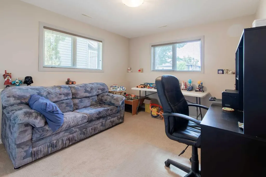 195 Mt Sundial Court W Lethbridge AB T1J 5C2