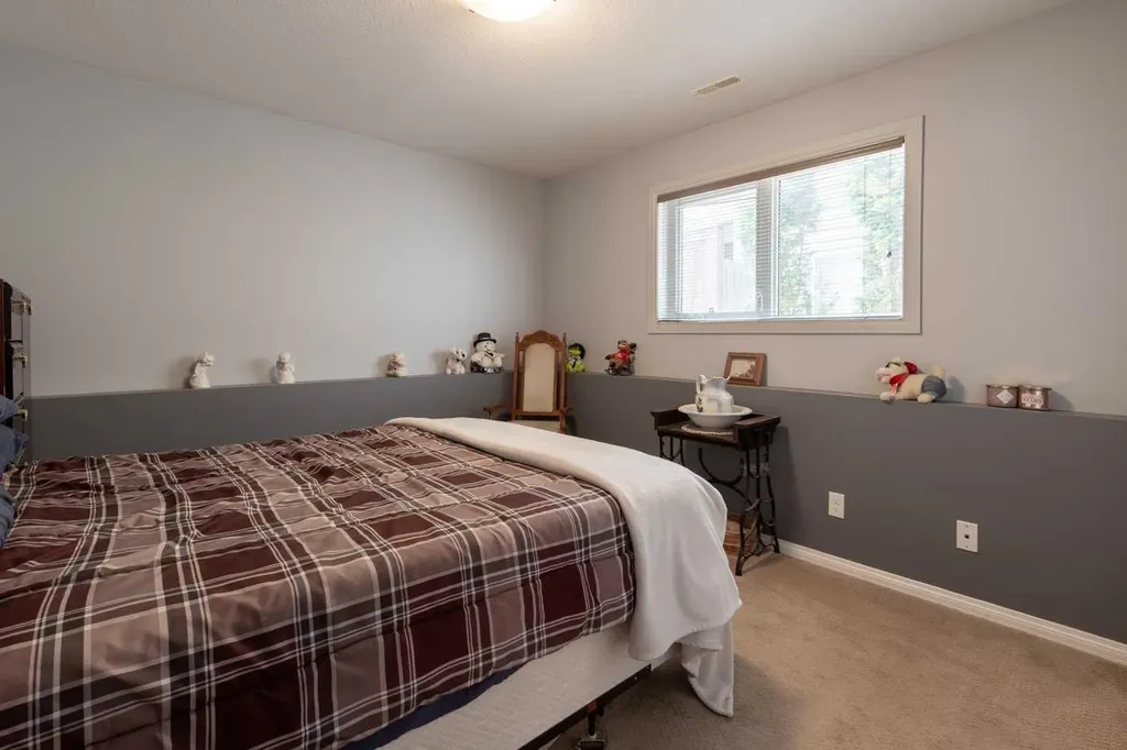 195 Mt Sundial Court W Lethbridge AB T1J 5C2