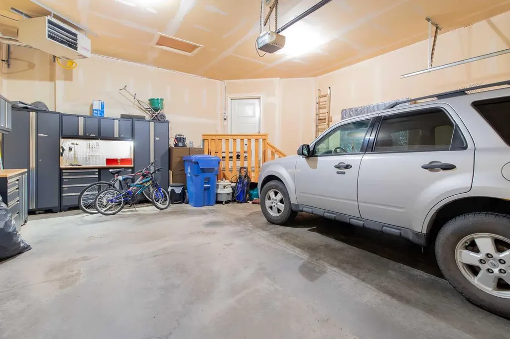 195 Mt Sundial Court W Lethbridge AB T1J 5C2