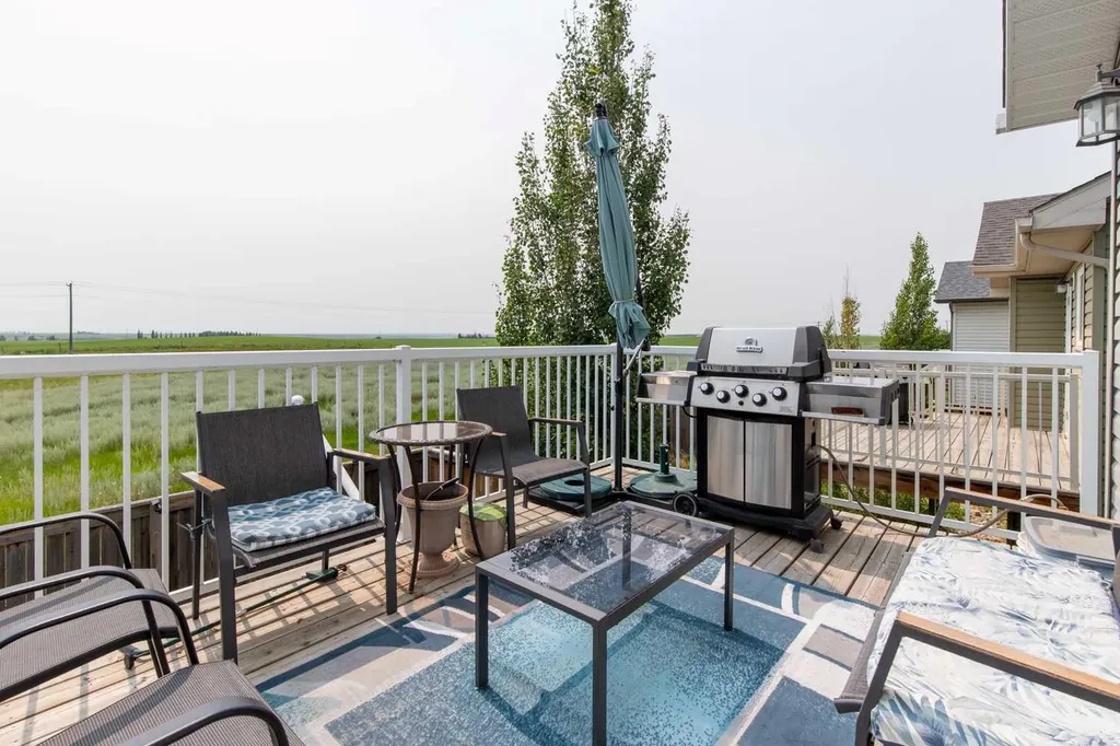 195 Mt Sundial Court W Lethbridge AB T1J 5C2
