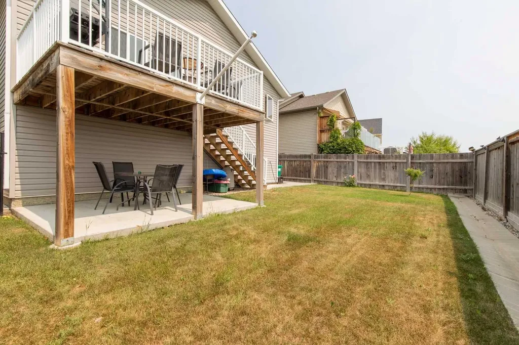 195 Mt Sundial Court W Lethbridge AB T1J 5C2