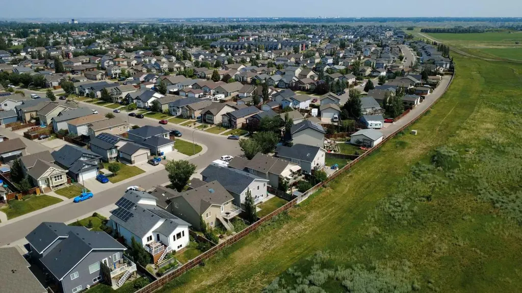 195 Mt Sundial Court W Lethbridge AB T1J 5C2