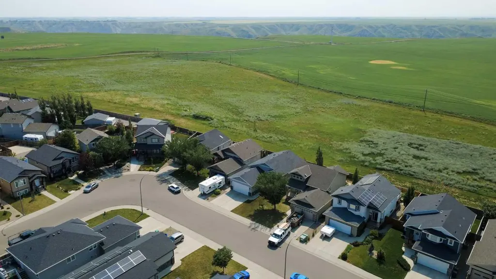 195 Mt Sundial Court W Lethbridge AB T1J 5C2