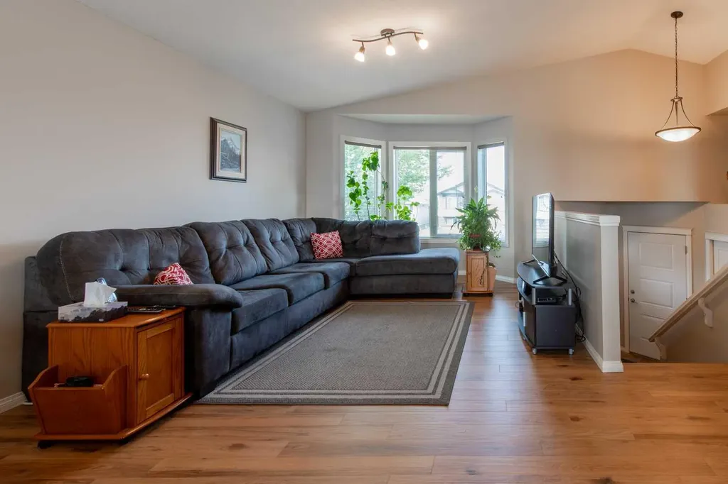 195 Mt Sundial Court W Lethbridge AB T1J 5C2