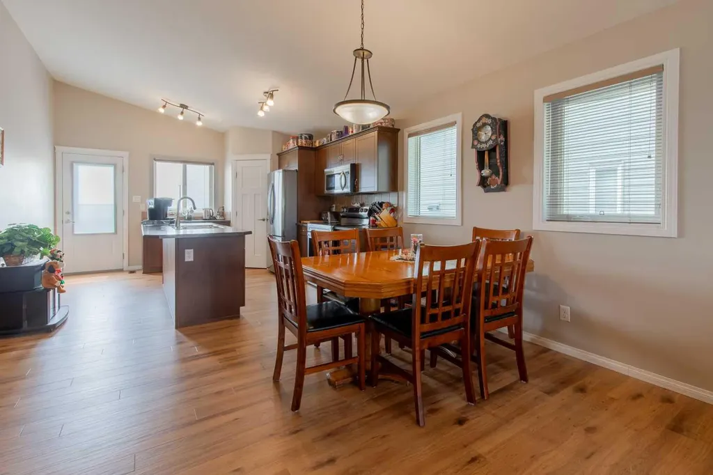 195 Mt Sundial Court W Lethbridge AB T1J 5C2