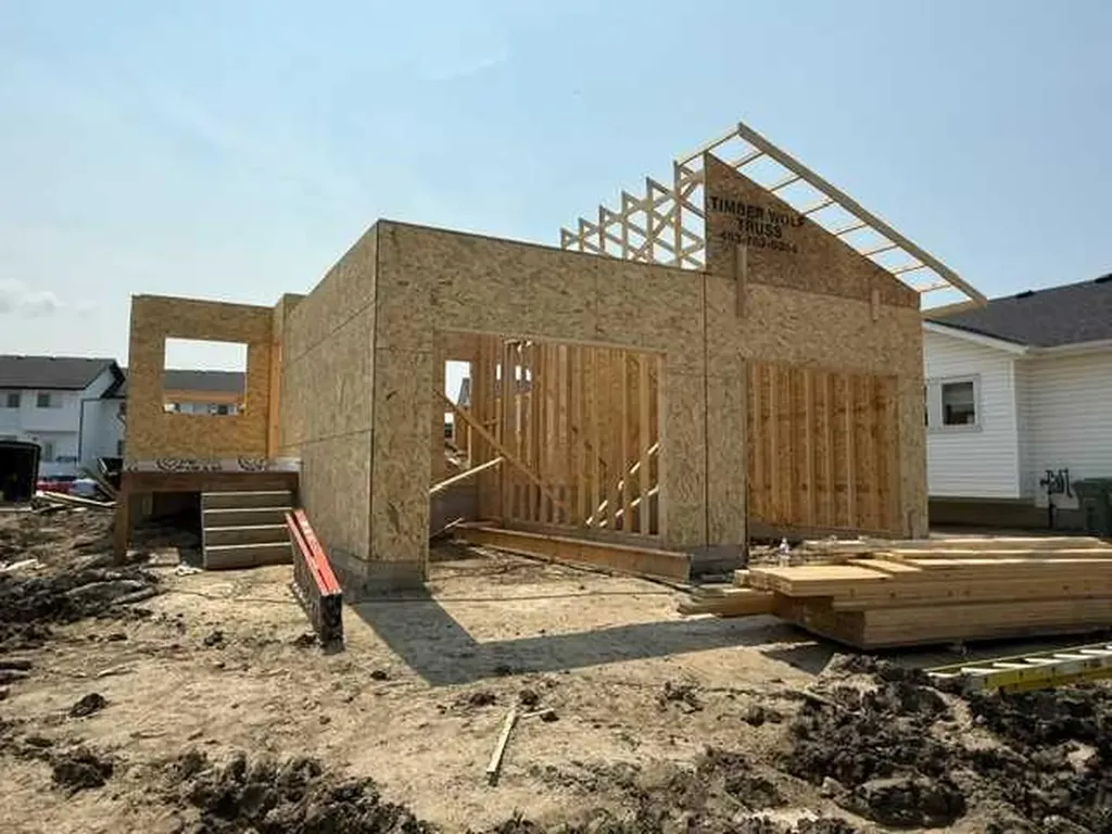 13 Ellington Crescent Red Deer AB T4P3H1