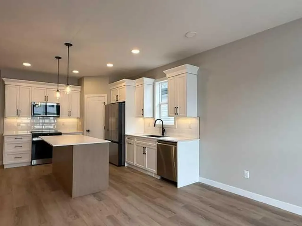 13 Ellington Crescent Red Deer AB T4P3H1