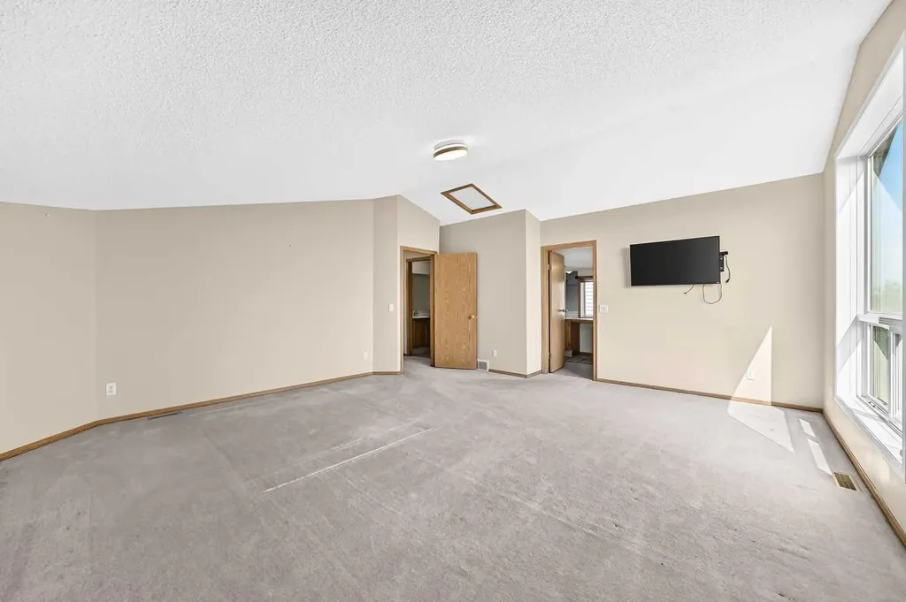 287 Harvest Oak Rise NE Calgary AB T3K4V1