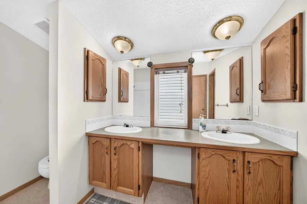 287 Harvest Oak Rise NE Calgary AB T3K4V1