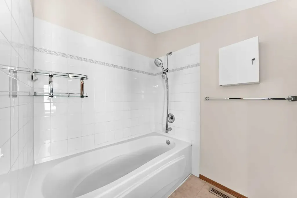 287 Harvest Oak Rise NE Calgary AB T3K4V1