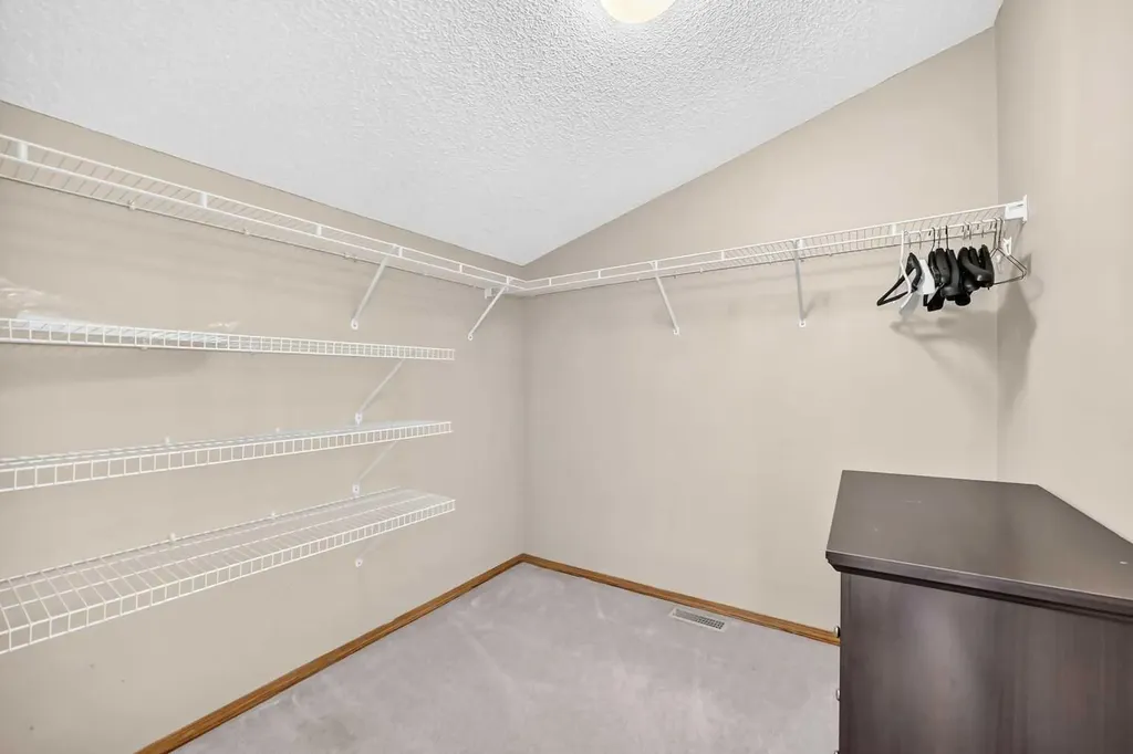 287 Harvest Oak Rise NE Calgary AB T3K4V1
