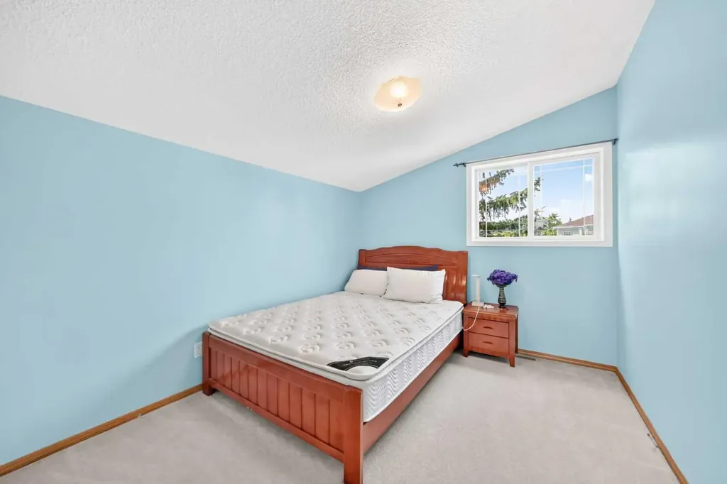 287 Harvest Oak Rise NE Calgary AB T3K4V1