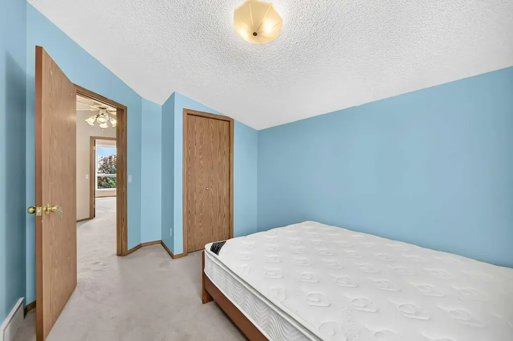 287 Harvest Oak Rise NE Calgary AB T3K4V1