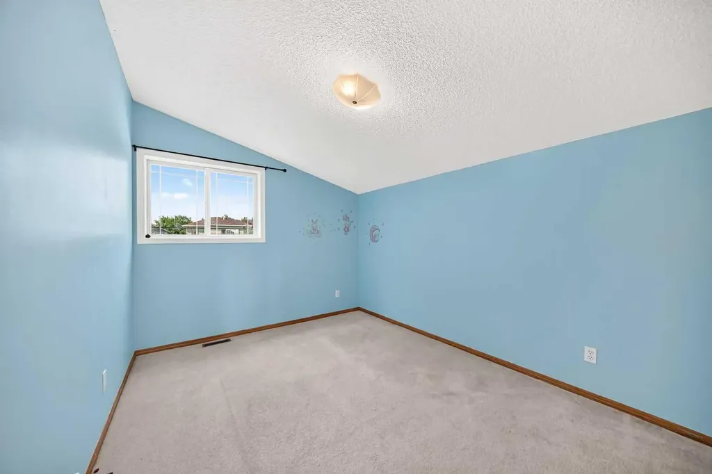 287 Harvest Oak Rise NE Calgary AB T3K4V1
