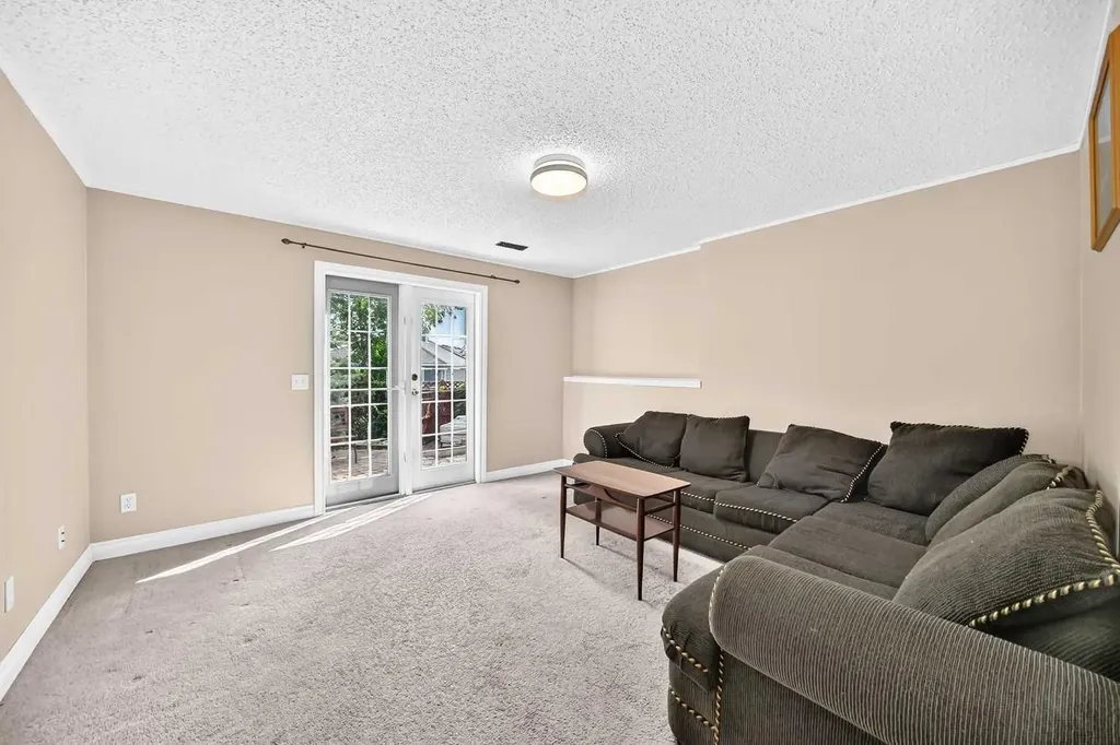 287 Harvest Oak Rise NE Calgary AB T3K4V1