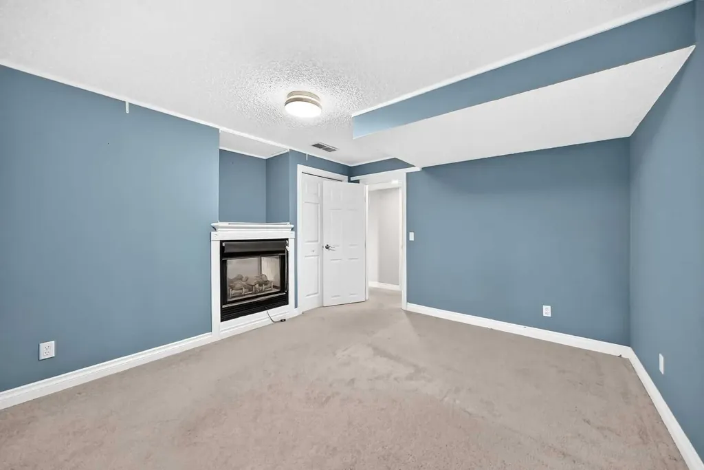 287 Harvest Oak Rise NE Calgary AB T3K4V1