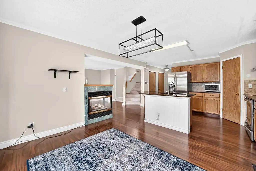 287 Harvest Oak Rise NE Calgary AB T3K4V1
