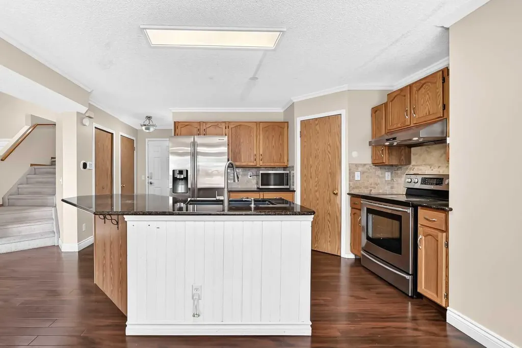 287 Harvest Oak Rise NE Calgary AB T3K4V1