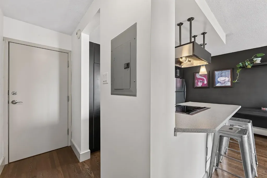 505 19 Avenue SW Calgary AB T2S0E4