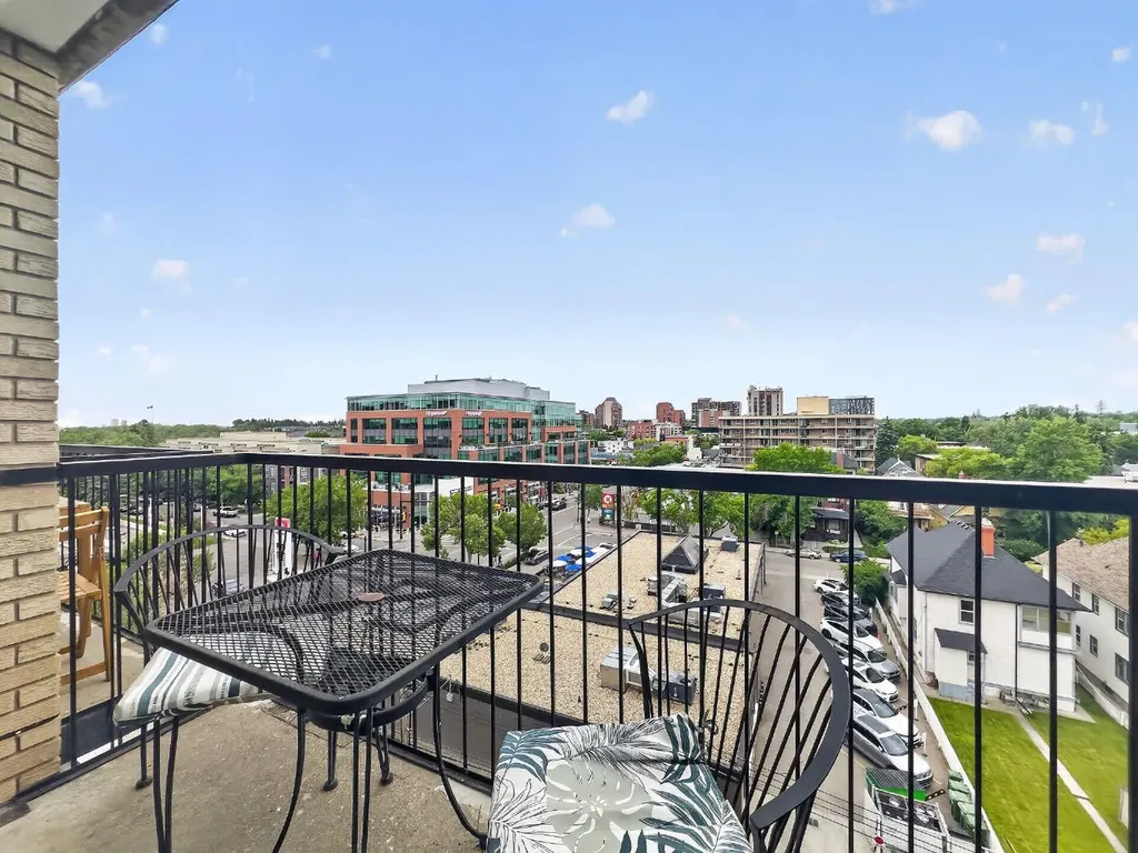 505 19 Avenue SW Calgary AB T2S0E4
