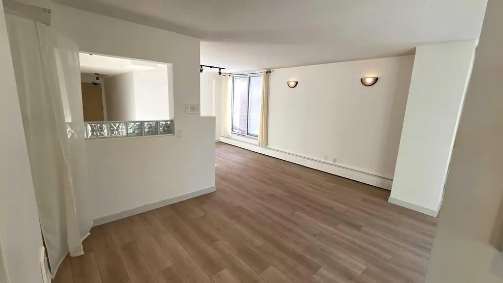738 3 Avenue SW Calgary AB T2P 0J7