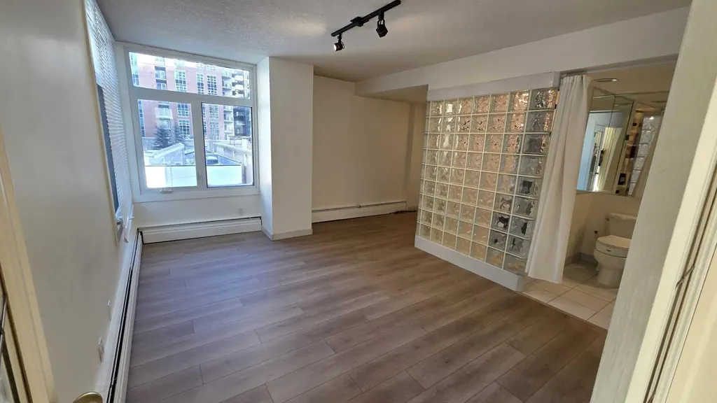 738 3 Avenue SW Calgary AB T2P 0J7