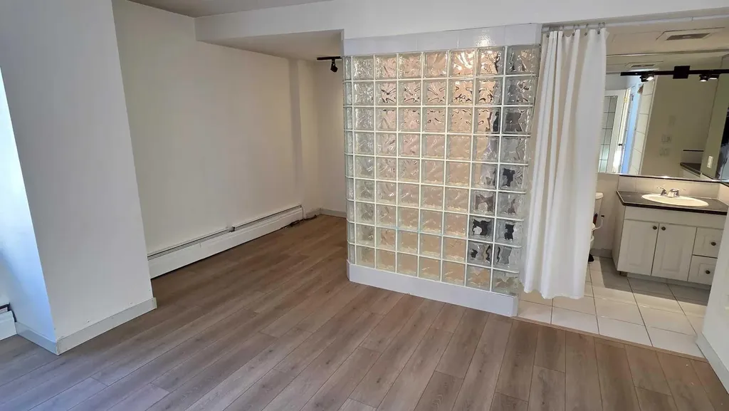 738 3 Avenue SW Calgary AB T2P 0J7