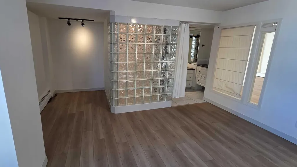 738 3 Avenue SW Calgary AB T2P 0J7